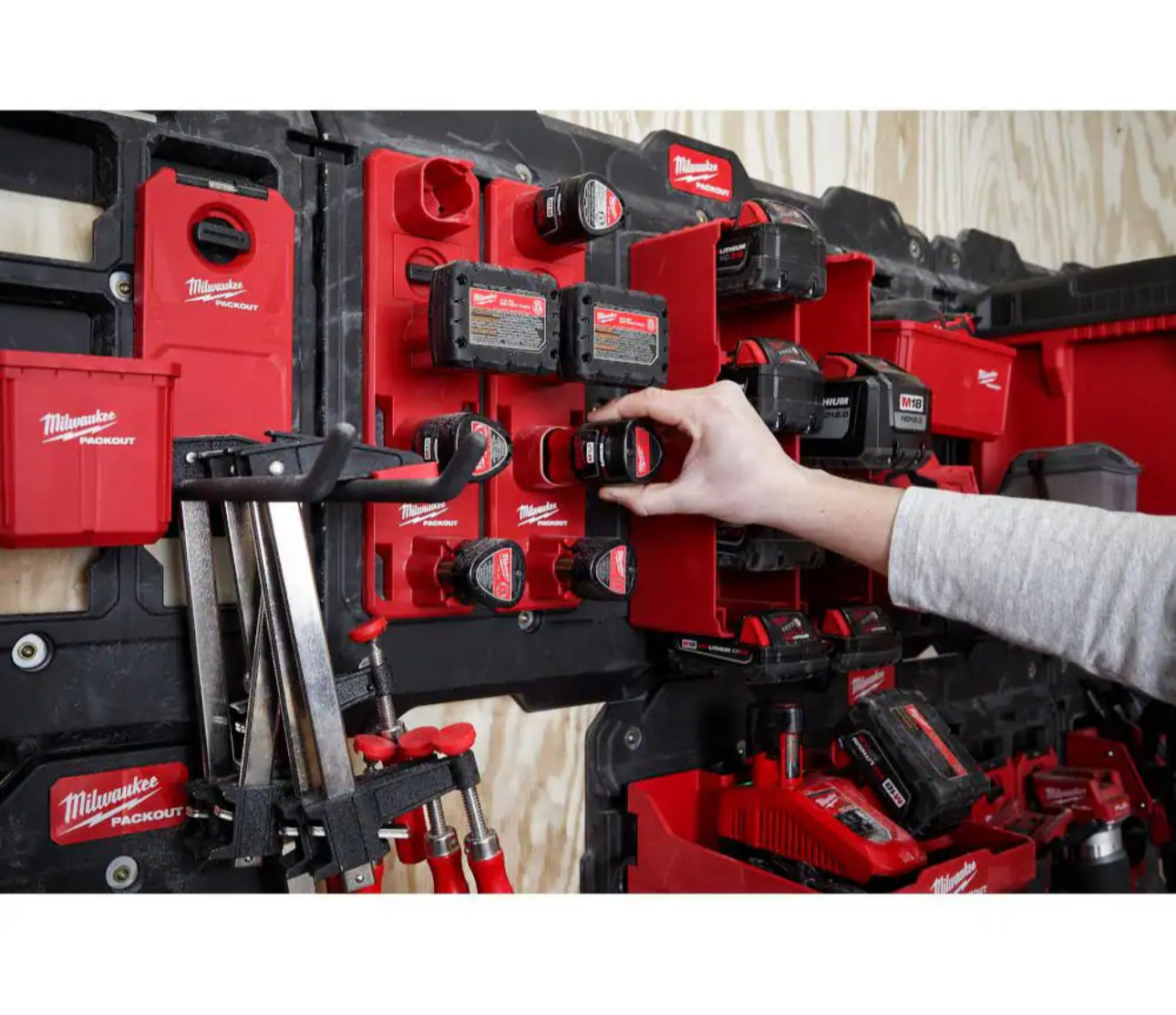 Milwaukee PACKOUT M12 Battery Rack