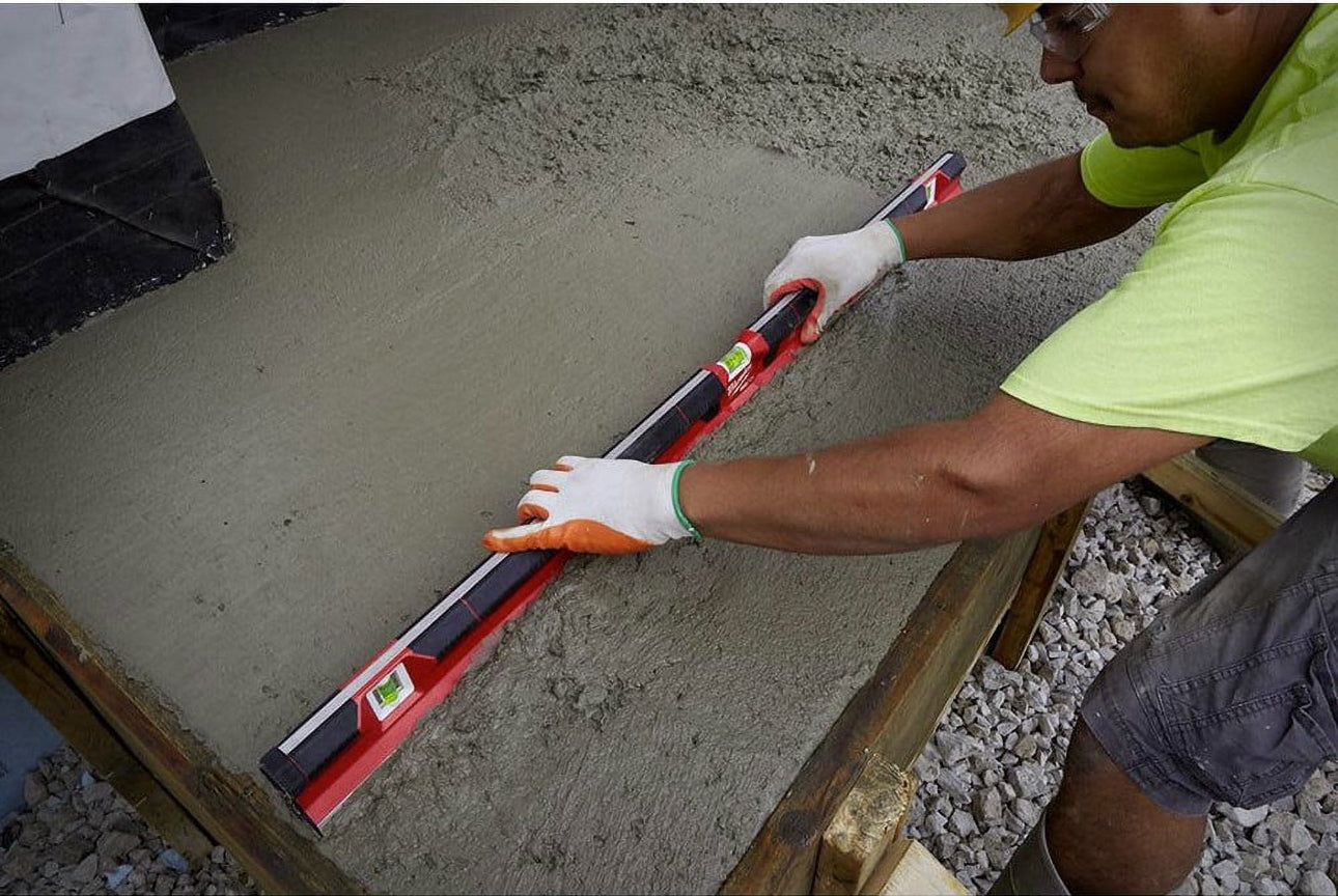 Milwaukee 72 in. Redstick box Concrete Screed Level