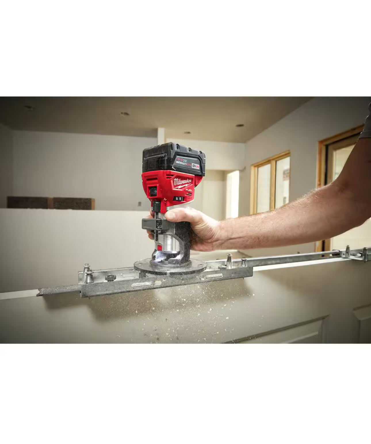 Enrutador compacto de combustible Milwaukee M18 (2723-20)