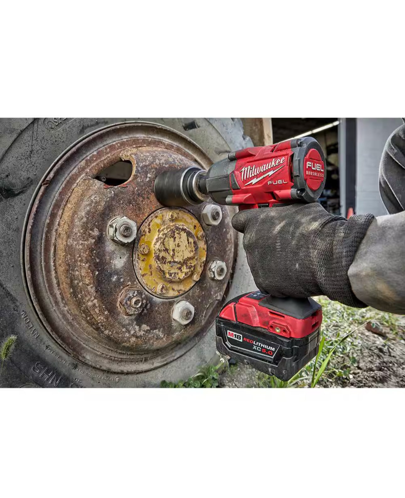 Llave de impacto de torque medio Milwaukee M18 Fuel de 3/8” (2960-20) 