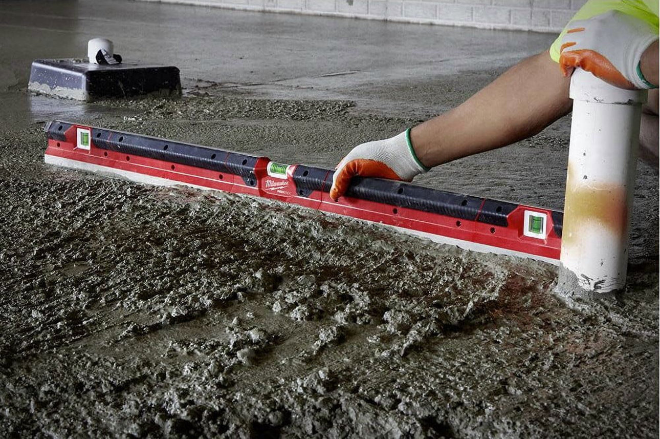 Milwaukee 72 in. Redstick box Concrete Screed Level