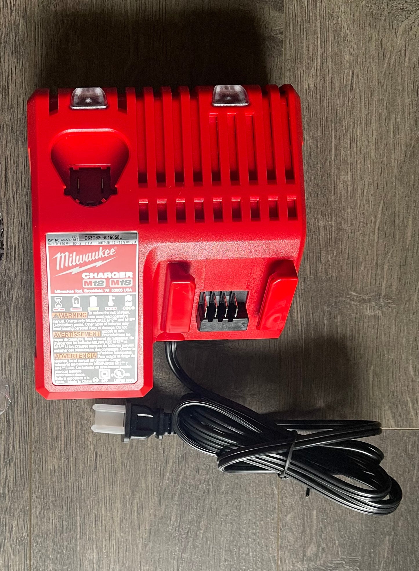 Milwaukee M18 and M12 Multi-Voltage Battery Charger